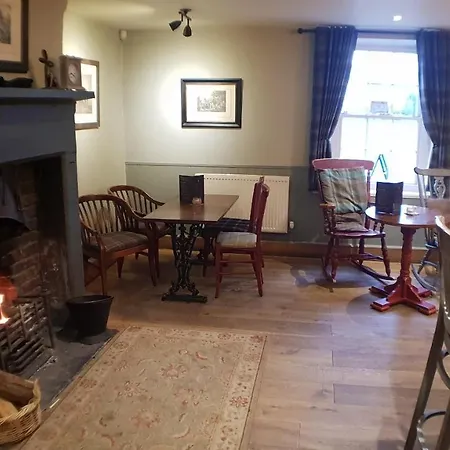 Inn The Queens Arms *